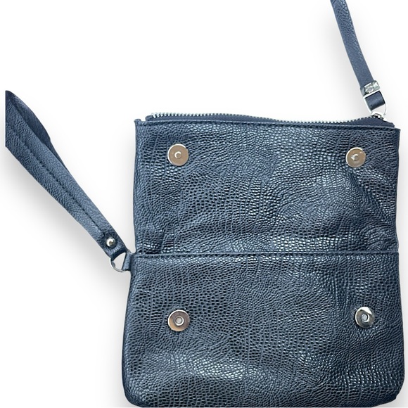 Black Pebbled Leather J.Lo Wristlet•Folder over•Studded• Zipper•Clutch•Night Out - Picture 12 of 12